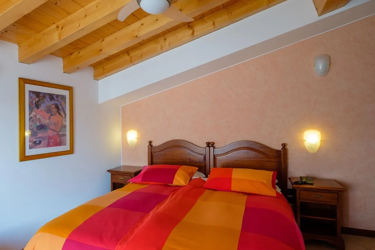 Hotel Tre Punte Gargnano 3*,